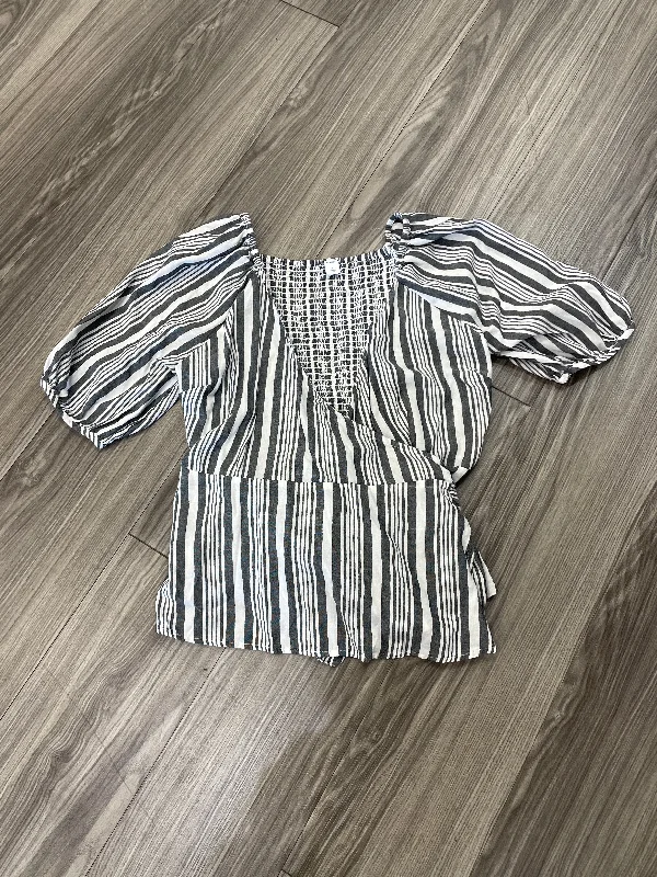 Top Short Sleeve By Old Navy In Grey & White, Size: M