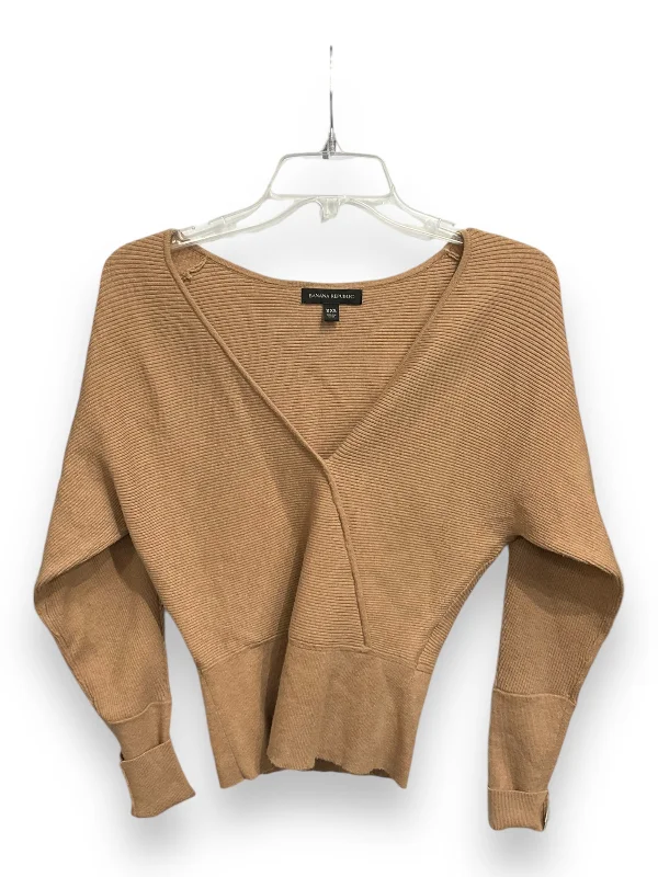 Top Long Sleeve By Banana Republic In Brown, Size: Xxs